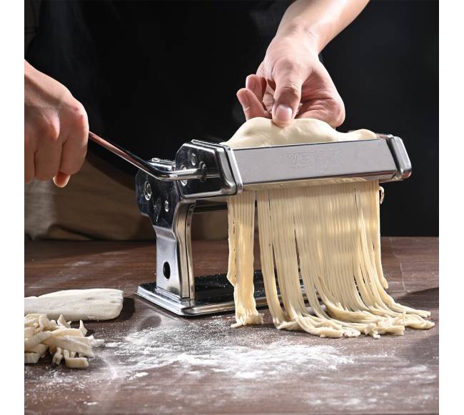 Rankų darbo makaronų mašina7