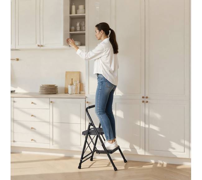 Dvipakopė kopėčia su neslystančiais pedalais7