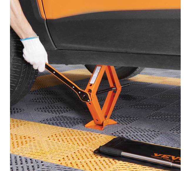 Automobilinis žirklinis keltuvas 2,5 t7