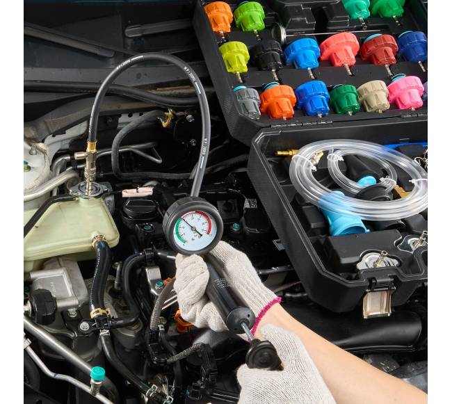 28 dalių universalus radiatoriaus slėgio testerio rinkinys7