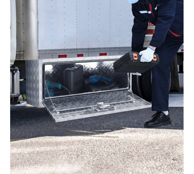 Po automobiliu montuojama dėžė 91x61x61 cm7