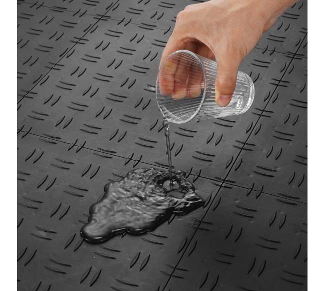 Tarpusavyje sujungiamos garažo plytelės, juodos8