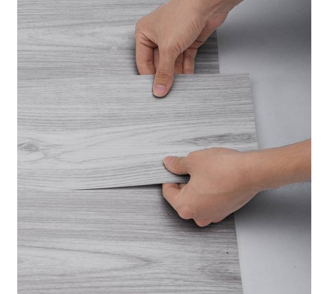 Lipnios vinilinės grindų plytelės šviesios pilkos spalvos9