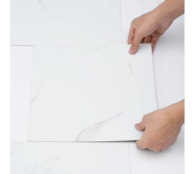 Lipni vinilinė grindų danga su baltu marmuru10