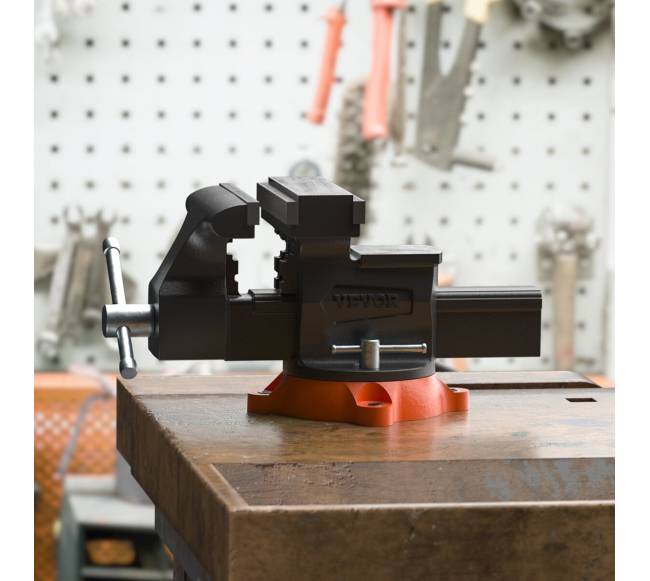 Daugiafunkcis darbastalis su priekalu7