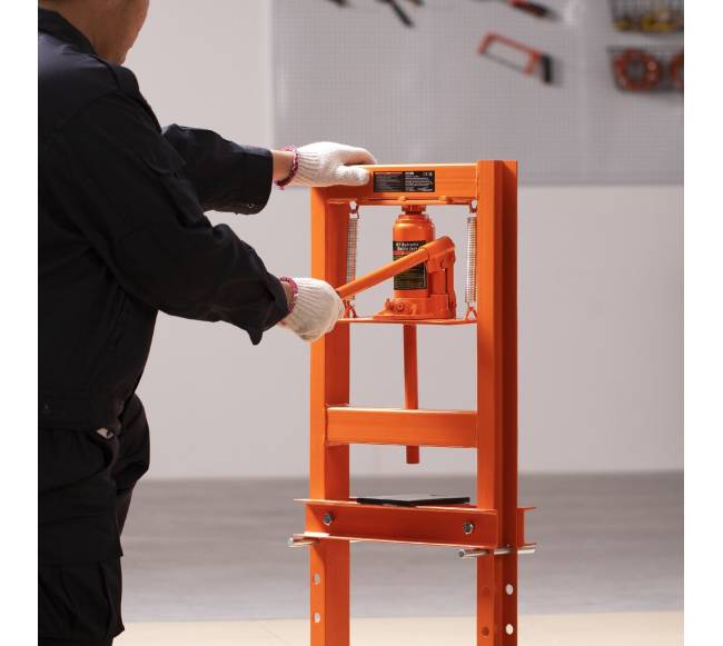 Hidraulinis 6 tonų presas su plokštėmis7