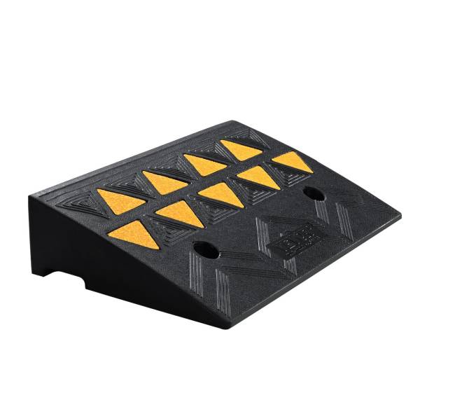 Guminis šaligatvio nuolydžio rampa 10.8 cm aukščio10