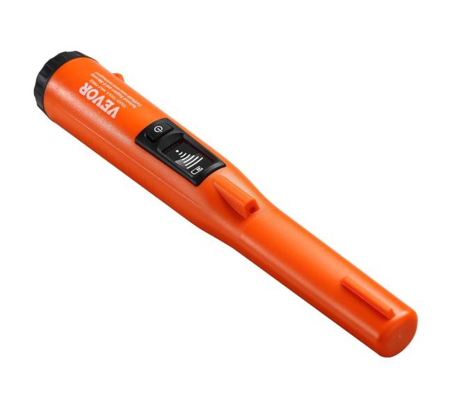 Metalo detektorius su LCD ekranu IP689