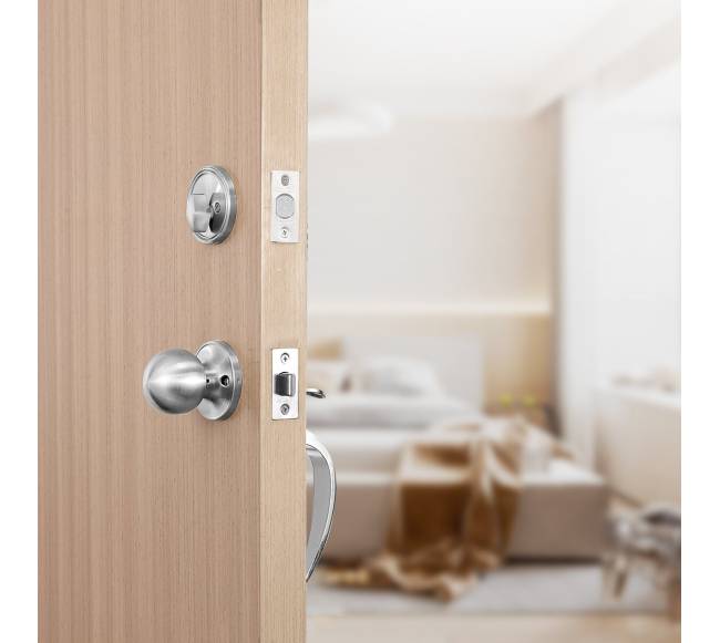 Įėjimo durų rankena su užraktu nikeliu7